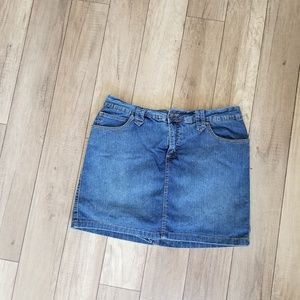 Flattering and comfortable denim skort
